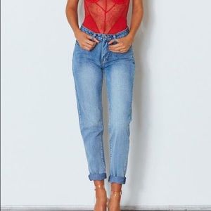 White Fox Boutique Back It Up Mum Jeans XS NWT
